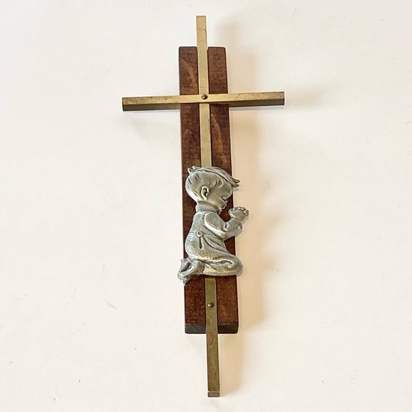 Vintage Brass, Pewter, and Wood Praying Boy Cross Holy Crucifix Religious - Picture 3 of 12